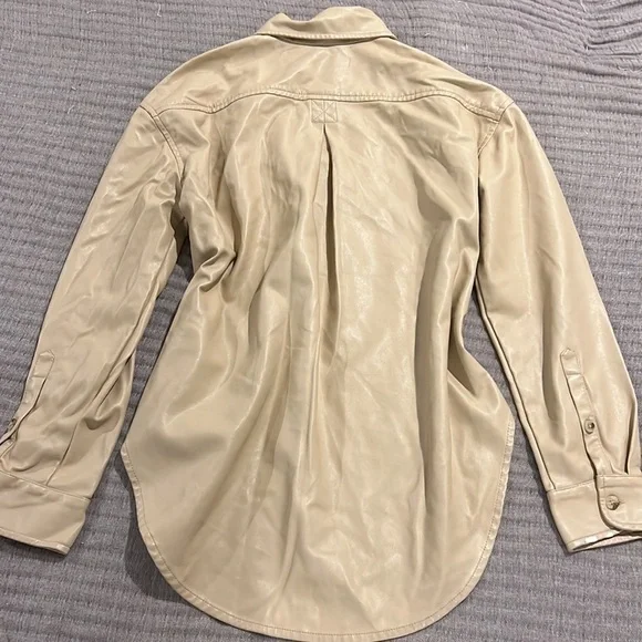 Saylor Taupe Vegan Leather Remi Top Long Sleeve 1/4 Zip Size Small - Picture 5 of 7